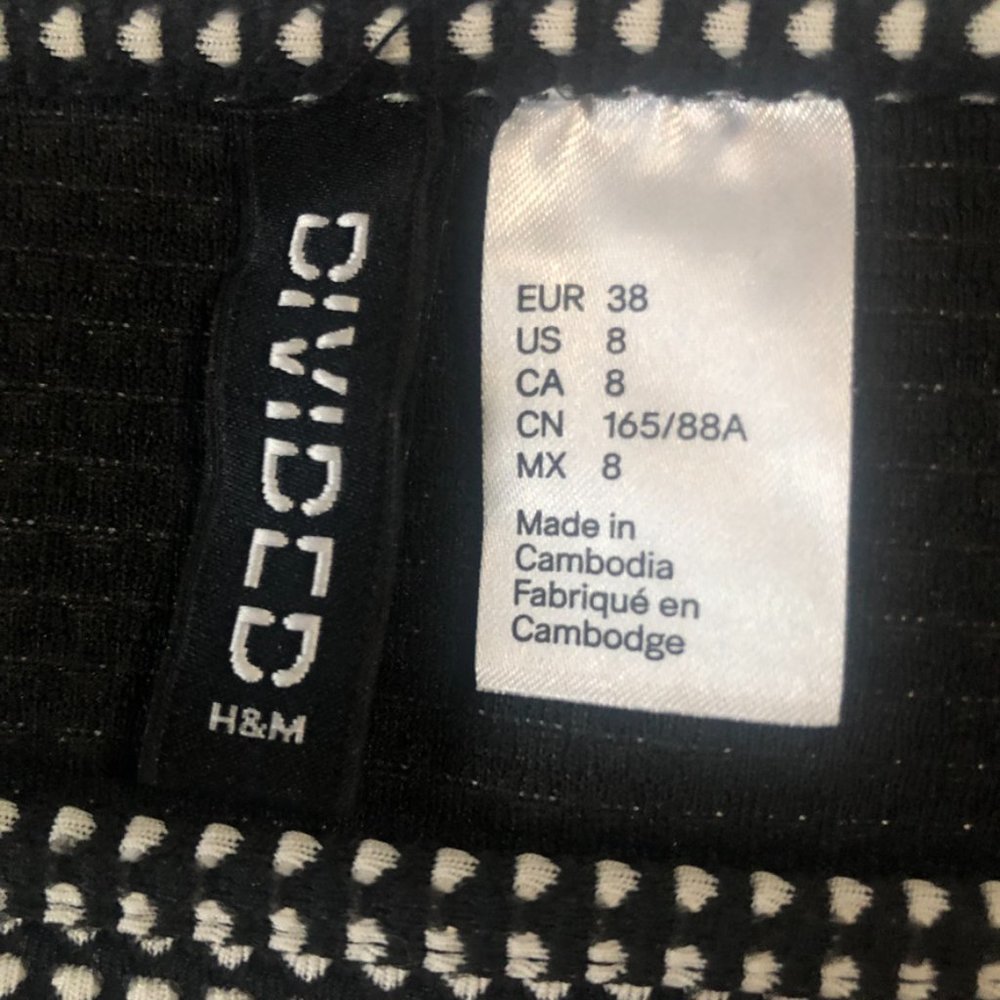 H&M Divided Patterned Dress - Picture 3 of 4